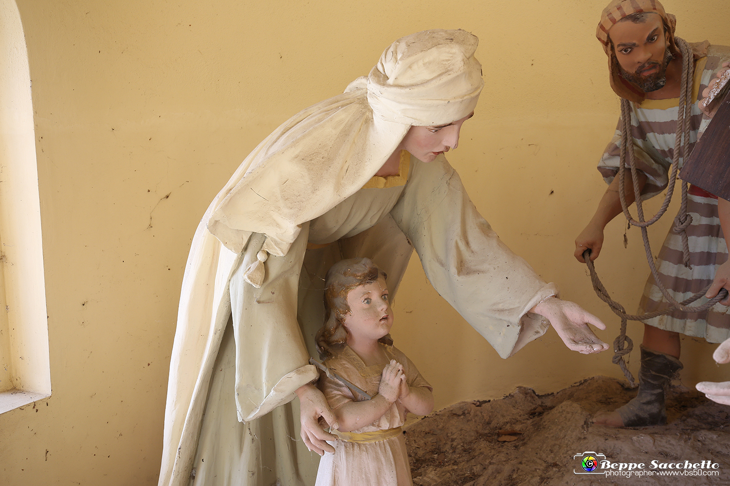 VBS_6710 - I Piloni della Via Crucis del Sacro Monte di Montà d'Alba.jpg